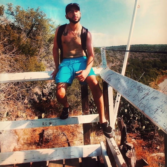 Meet your Posher, Elijah - Picture 1 of 2